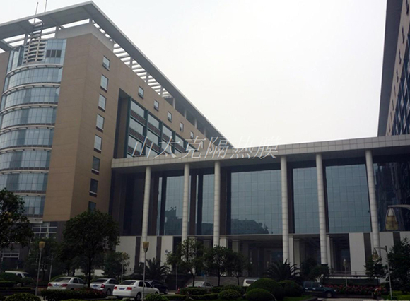 為什么要進(jìn)行建筑玻璃貼膜？